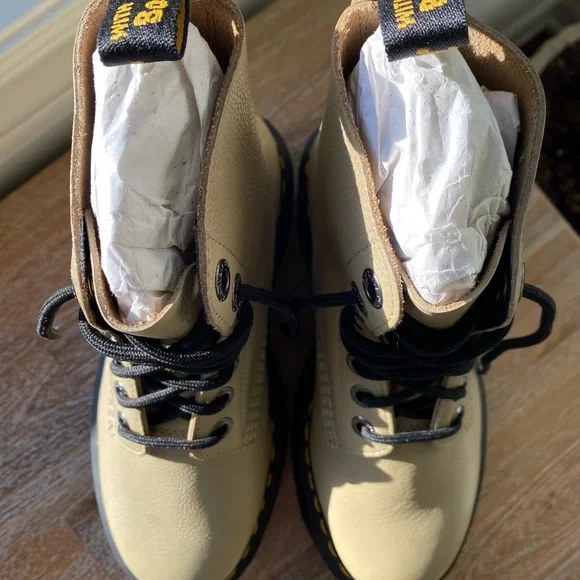 Doc Martens 1460 Max Leather Platform Boots - Pale Olive - Pisa - Picture 8 of 14